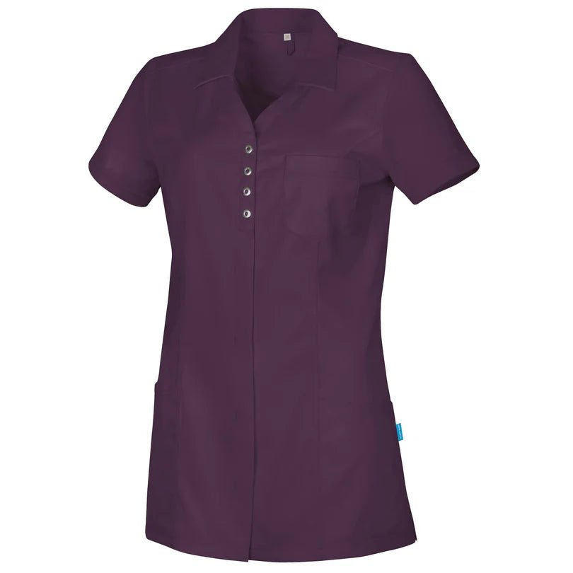 De Berkel SONIA damesjack cassis, piqué textuur, korte mouwen, knopenrij, borstzak, twee steekzakken.