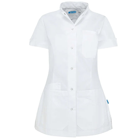 Witte De Berkel LIVIA damesjack met korte mouwen, borstzak, twee voorzakken en drukknoopsluiting.