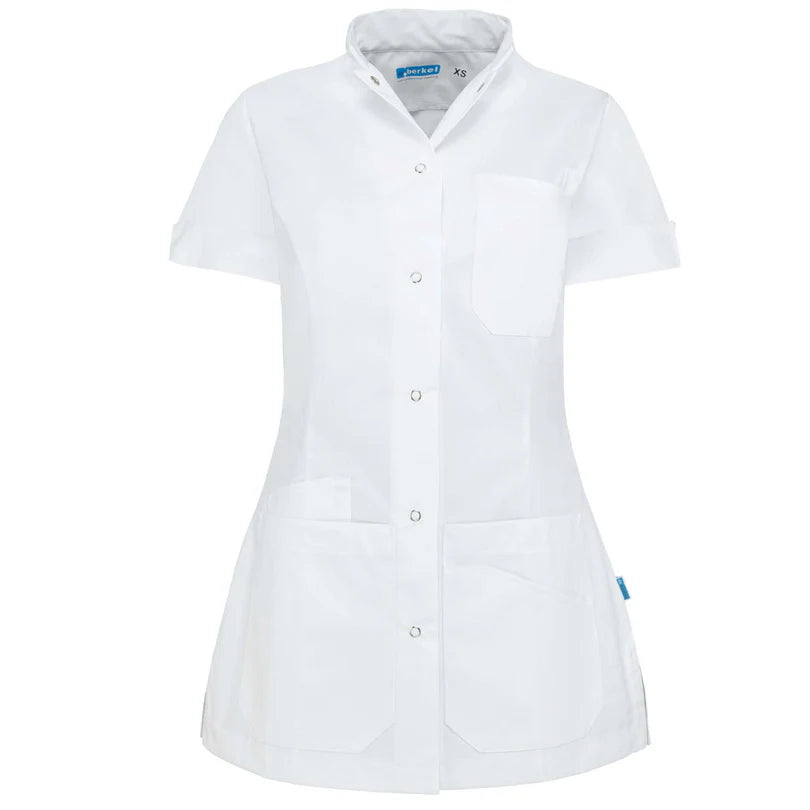 Witte De Berkel LIVIA damesjack met korte mouwen, borstzak, twee voorzakken en drukknoopsluiting.